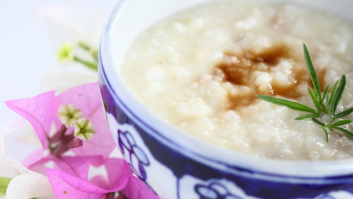 Chińczycy swój Nowy Rok rozpoczną 19 lutego. Zgodnie z chińskim kalendarzem, w tym roku przypada Rok Owcy. W czasie świąt na stołach króluje zupa ryżowa, tzw. "laba" i noworoczne pierożki Jiaozi.