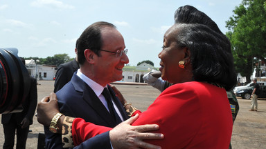 Hollande w RŚA: musimy przywrócić spokój i odbudować państwo
