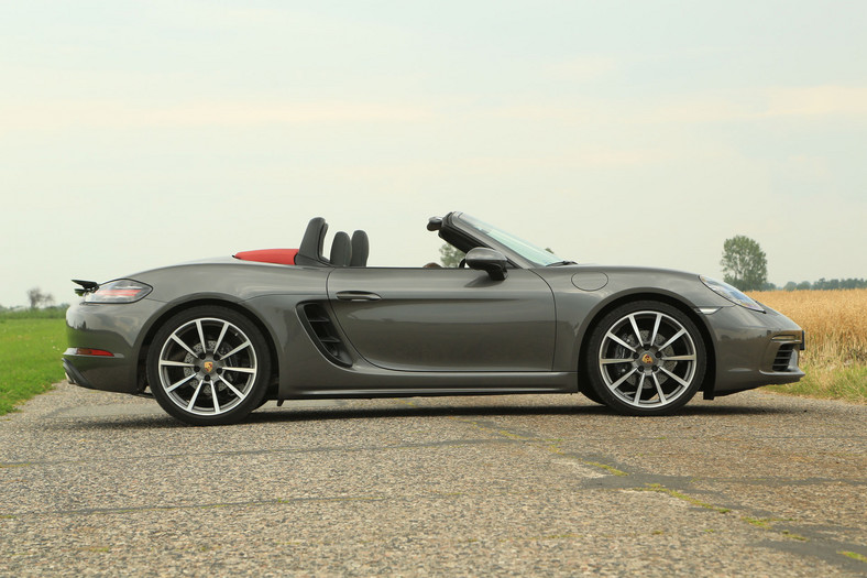 Porsche 718 Boxster - mniej, ale też i więcej!