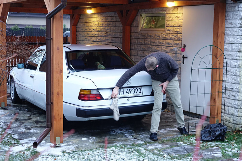 Jak umyć auto - wady i zalety poszczególnych myjni