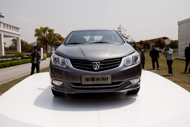 Baojun 630 - samochód grupy General Motors przeznaczony na rynek chiński, targi samochodowe w Szanghaju (1). fot. Nelson Ching/Bloomberg