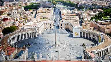 Watykan: na Placu Świętego Piotra będzie jaśniej i taniej