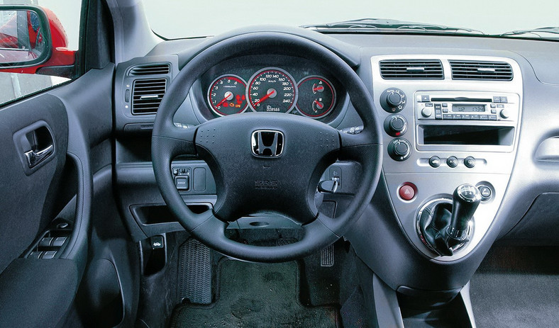 Honda Civic VII (2000-06) od 9000 zł - deska