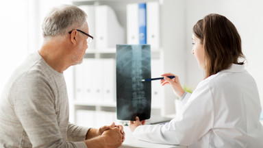 Osteofity - dzioby kostne tworzące się na krawędziach trzonu kręgosłupa oraz stawów. Objawy i metody leczenia