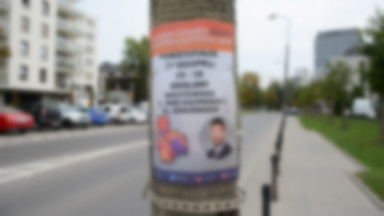 Plakaty z Patrykiem Jakim powieszone nielegalnie. "To pewnie jakiś sympatyk"