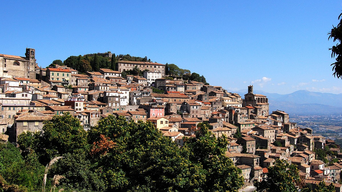 We włoskim Lacjum domy za 1 euro nie przyciągają kupców. "Udało się sprzedać dwa"