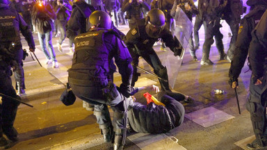 Nocne starcia z policją na ulicach Madrytu [WIDEO]