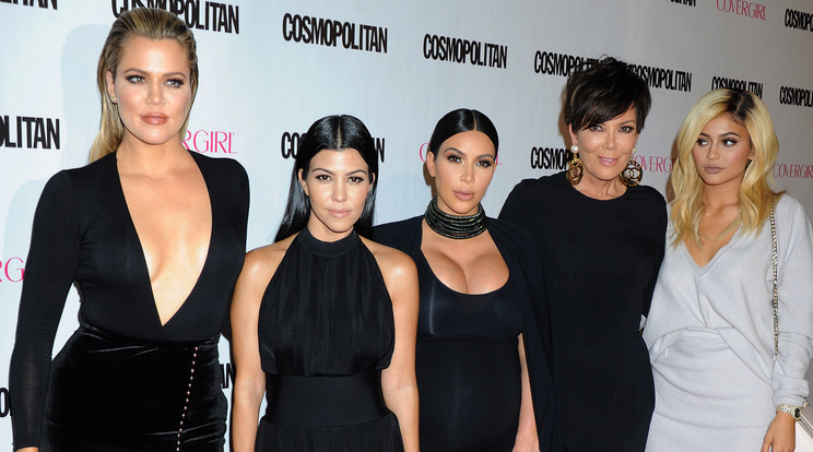 Khloé, Kourtney, Kim, Kris, és Kylie / Fotó: Northfoto