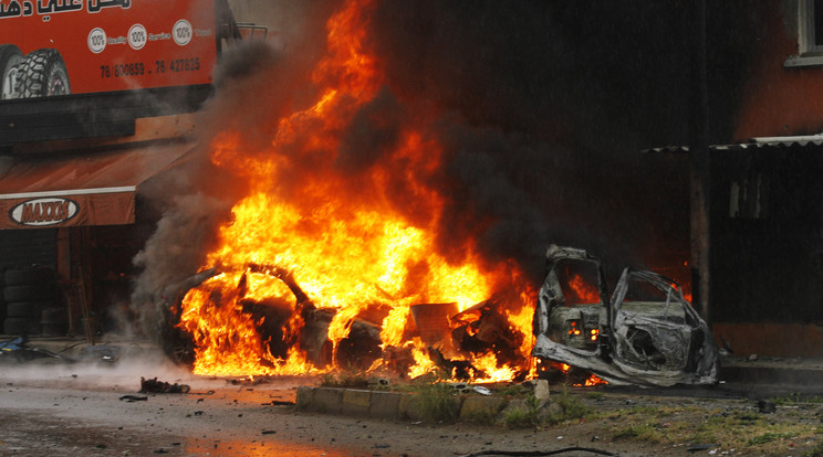 Autóba rejtett bomba robbant Szidón kikötőváros közelében / Fotó: AFP