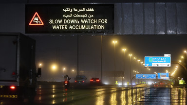 Załamanie pogody w Dubaju: alert do turystów: "Należy unikać wybrzeża"