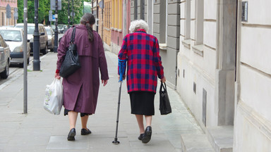 Niektóre seniorki nie były u ginekologa nawet przez 20 lat. "Kto będzie starą babę leczyć?"