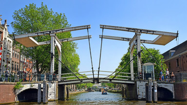 W Amsterdamie z powodu upałów nie działa część mostów zwodzonych