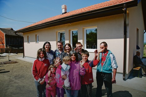 Petkovići su tražili da se slikaju sa onima koji su im najviše pomogli