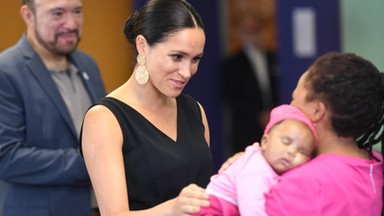 Księżna Meghan przekazała używane ubranka syna na cele charytatywne