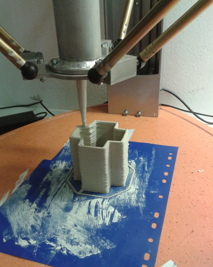 Gaja3D to jedyna w Polsce drukarka 3D do druku 3D z ceramiki, gliny lub masy papierowej