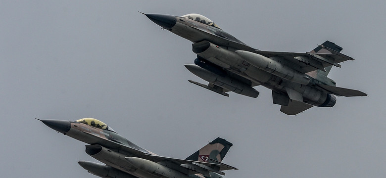 Turcja poderwała samoloty F-16 do pościgu za domniemanymi puczystami