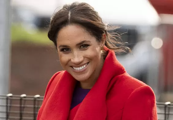 Meghan Markle idealnie łączy królewską elegancję i totalny luz. Najlepsze stylizacje 2019 roku