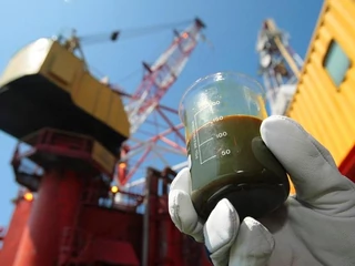 ropa naftowa kubeczek ropy platforma