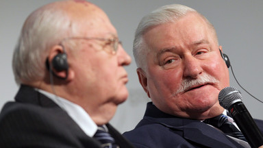 Lech Wałęsa żegna byłego prezydenta ZSRR. Wymowne zdjęcie