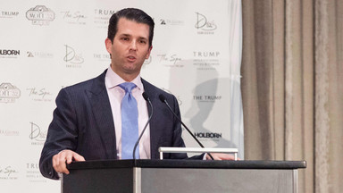 Donald Trump Jr. z odciętym ogonem słonia w dłoni. Zdjęcie oburzyło internautów