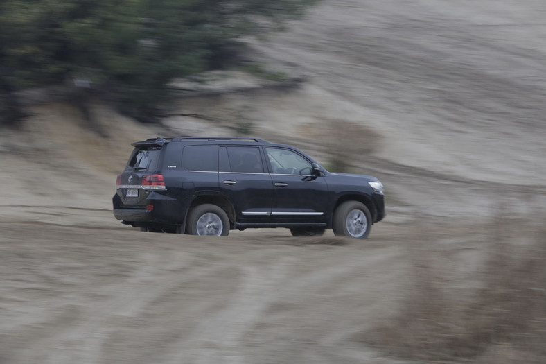 Toyota Land Cruiser V8 - zabili ją i wróciła!