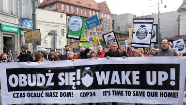 Marsz dla Klimatu idzie ulicami Katowic