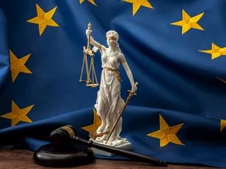 Czy dżinsy i t-shirt są utworami? Badał to Trybunał Sprawiedliwości Unii Europejskiej