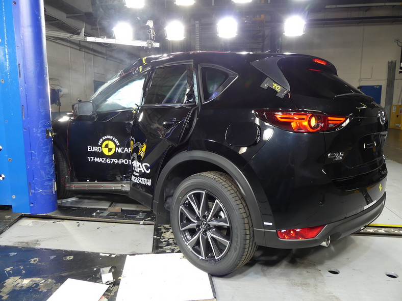 Mazda CX-5 - crash-test