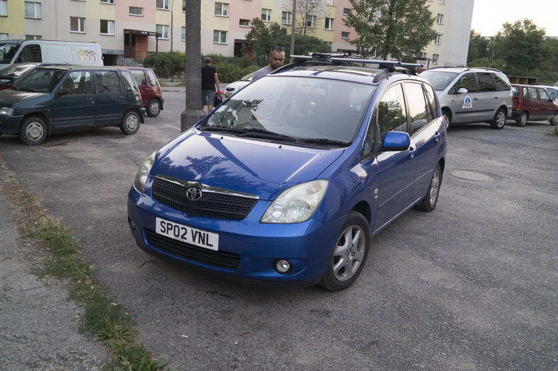 Toyota Corolla Verso 2002 r. przebieg 180 000 km cena 7900 zł