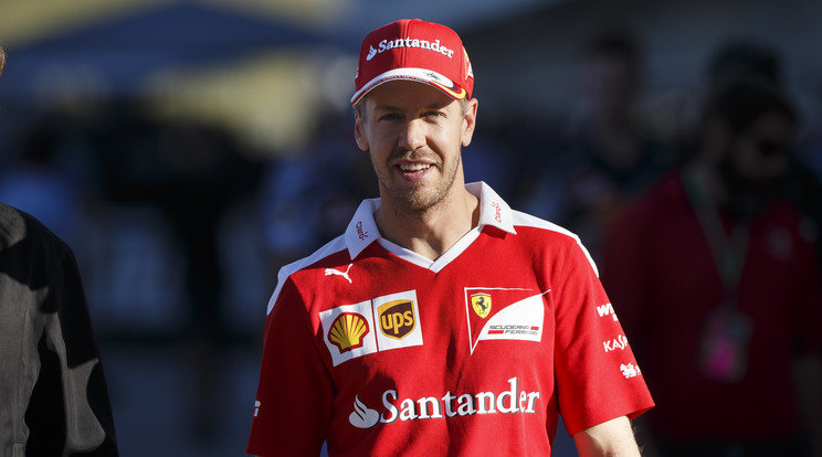 Zseniális módon mentette meg a tükrét Vettel /Fotó: AFP