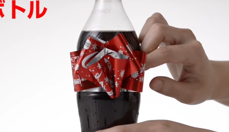 Znalezione obrazy dla zapytania butelka coca cola kokarda