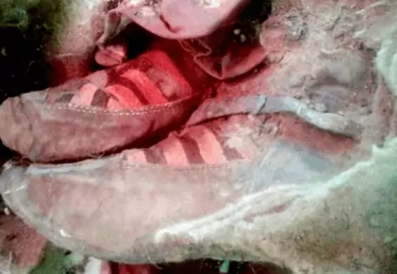 Mumia sprzed setek lat z butami Adidasa na nogach? To odkrycie poruszyło sieć