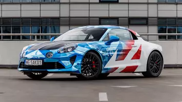 Alpine A110 S US Racing 2023. Taki samochód jest tylko jeden na świecie. Już go testowałem