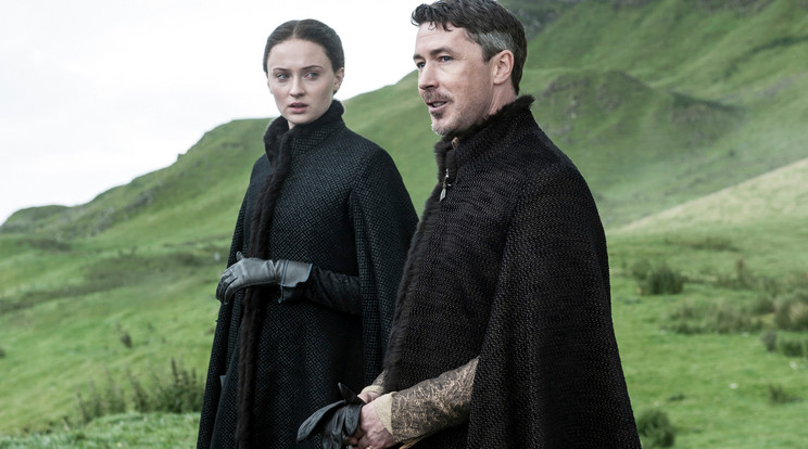 Sophie Turner a Trónok Harca 5. évadában, Aidan Gillen oldalán /Fotó: Northfoto