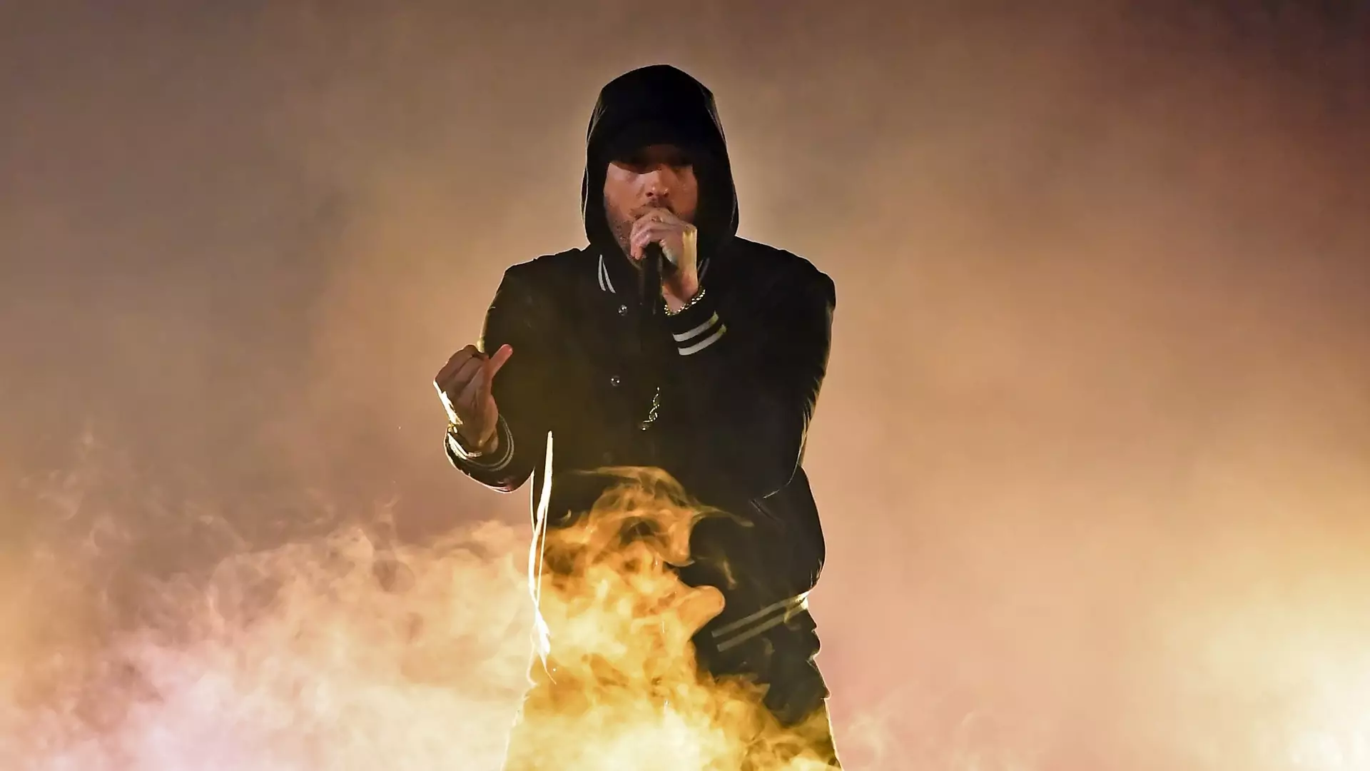 Eminem zaskakuje zupełnie nowym albumem! "Kamikaze" właśnie wleciał do sieci