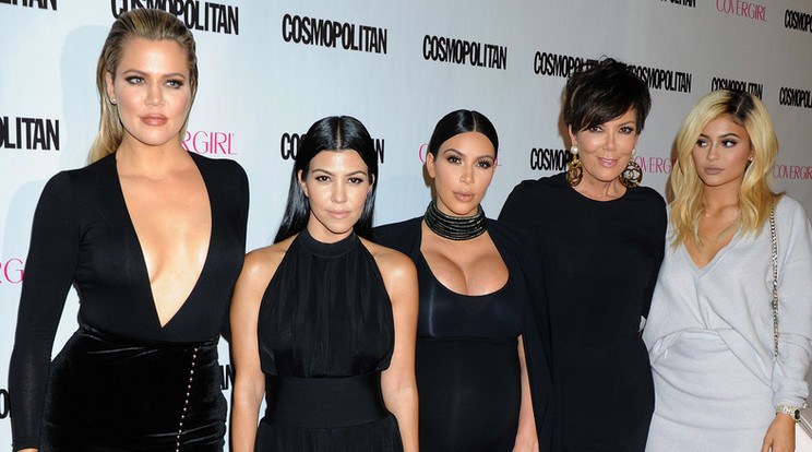 Khloé, Kourtney, Kim, Kris, és Kylie / Fotó: Northfoto