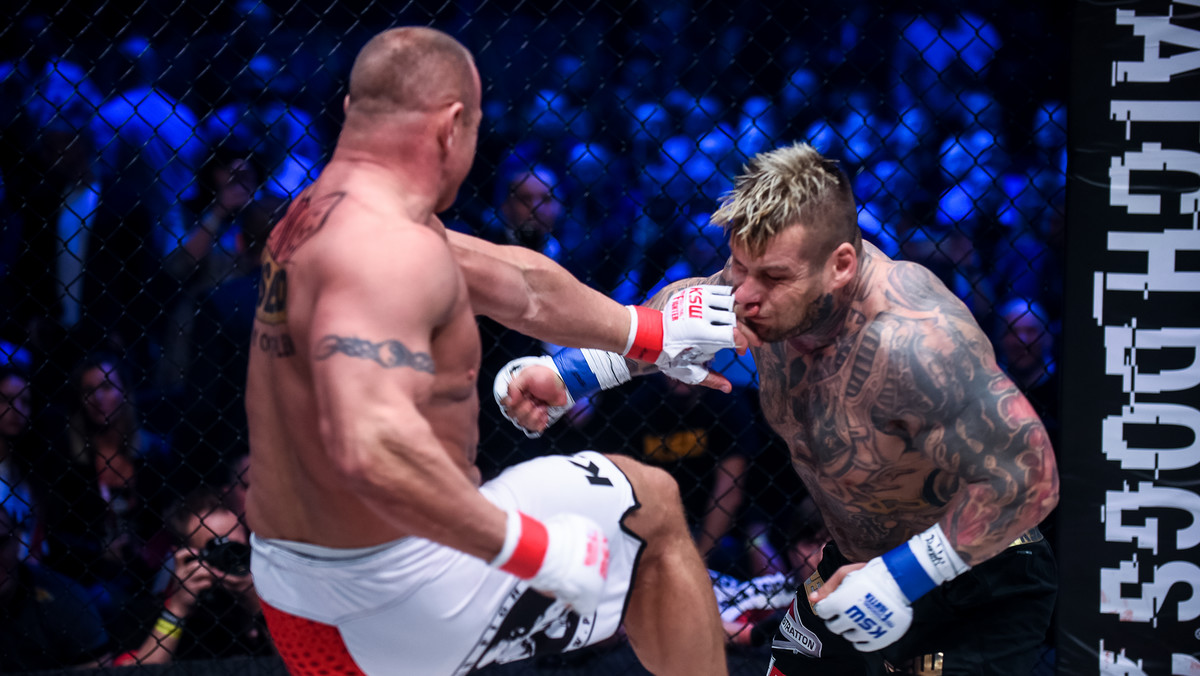 Paweł "Popek" Mikołajuw podczas sobotniej gali KSW 37 "Circus of Pain" przegrał z Mariuszem Pudzianowskim. Raper, powracający do MMA po ośmiu latach przerwy, wytrwał w klatce zaledwie 80 sekund, lecz jak przekonuje - nie żałuje walki z "Pudzianem". "Lepiej przegrać z Pudzianem, niż wygrać z Najmanem" - komentował.