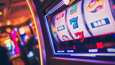 Dziewięć automatów do gier hazardowych zarekwirowanych w salonach w Sanoku i Brzozowie