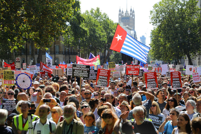 Protesty w Londynie przeciwko zawieszeniu parlamentu