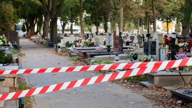 Mieszkanka Włocławka zmarła na cmentarzu. Dzień wcześniej pochowała męża