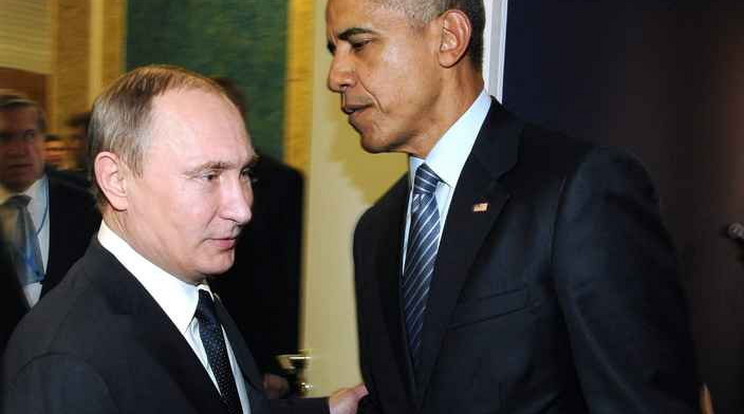 Feszültnek tűnt az orosz és az amerikai elnök a rögtönzött megbeszélésen / Fotó: MTI