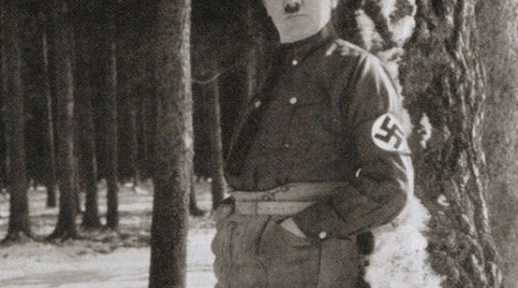 Rövidgatyában pózolt Hitler