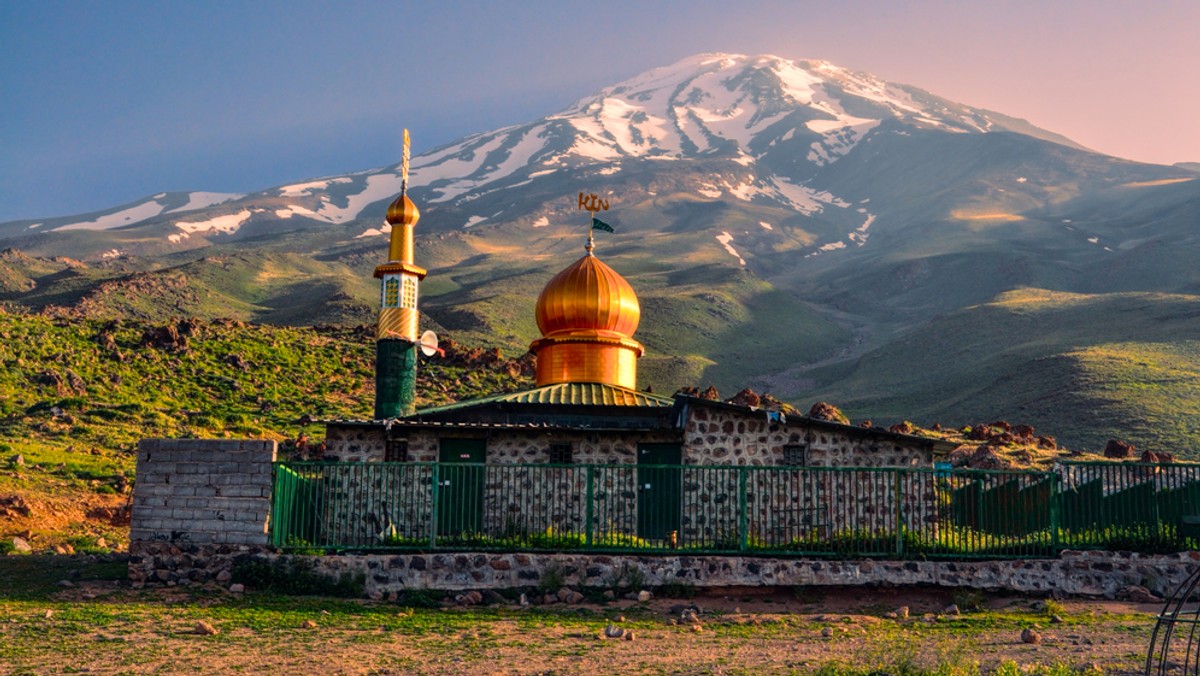 Meczet pod Damavand, Iran