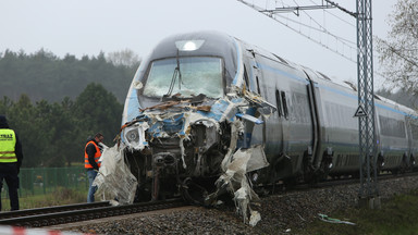 Zderzenie pendolino z ciężarówką. Pociągi wracają na trasę pod Ozimkiem