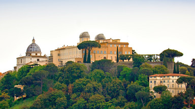 "Obserwowanie gwiazd czyni nas ludźmi". Wiara i nauka w Watykańskim Obserwatorium Astronomicznym