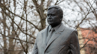 Pomnik Kaczyńskiego w Lublinie dzieli PiS. Radni musieli wprowadzić dyscyplinę
