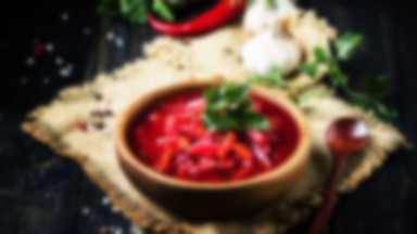 Barszcz czerwony - aromatyczna zupa w sam raz na obiad lub kolację