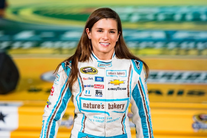 9. Danica Patrick 	(wyścigi samochodowe)