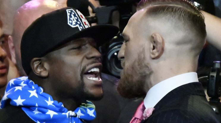 Mayweather (balra) és McGregor /Fotó: AFP