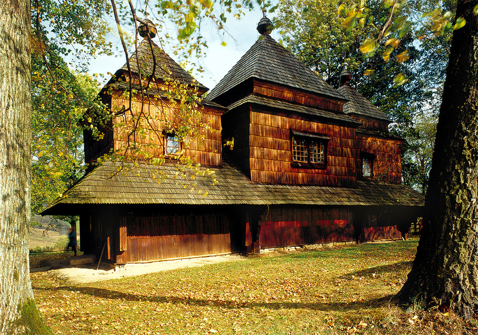 Bieszczady - cerkiew w Smolniku